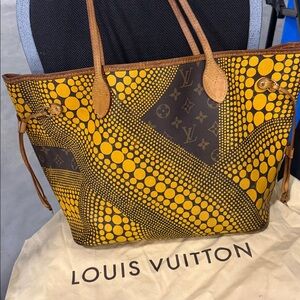 Authentic Louis Vuitton limited edition yayoi kusama Neverfull MM